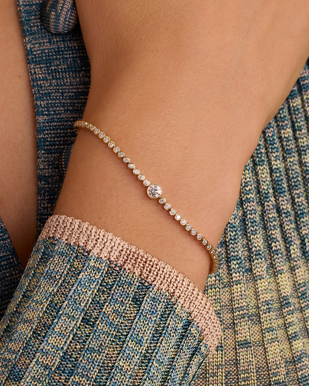 Lab Grown Diamond Circle Charm Tennis Bracelet || option::14K Solid Gold, 7 in.