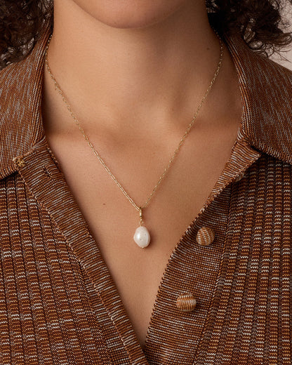 Vintage Shimmer Pearl Parker Charm || option::18K Gold Plated