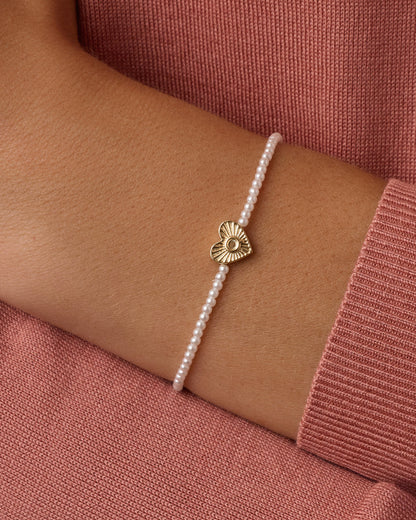Pearl Vintage Heart Alphabet Bracelet || option::18K Gold Plated, Q